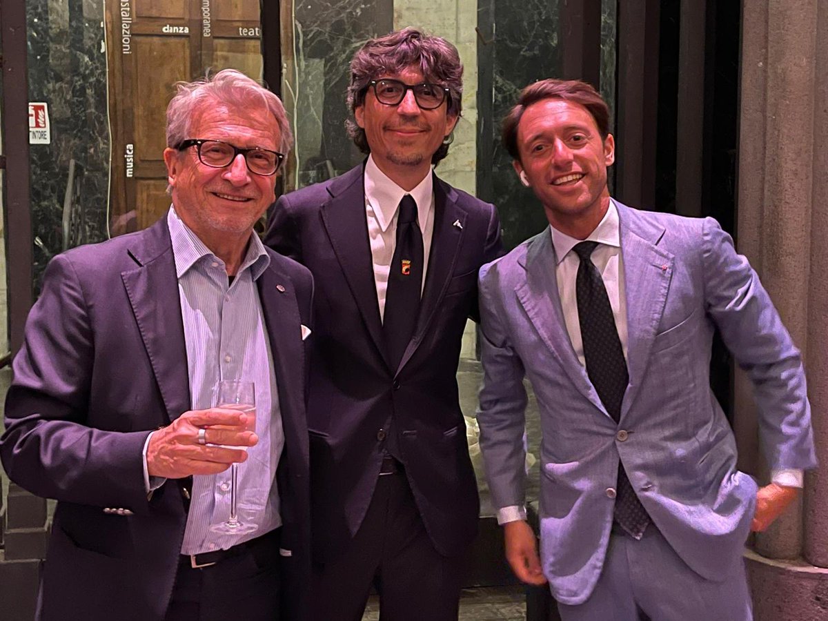 Partenope's tweet photo. Qualche foto della splendida serata per la proclamazione del sindaco di Partenope (sindaco virtuale di Napoli) congratulazioni a Francesco Perillo!🥳
Ora si apre un nuovo capitolo, da scrivere con il contributo e supporto di tutti! #staytuned con le iniziative di #Partenope! https://t.co/gkbcszHrZF