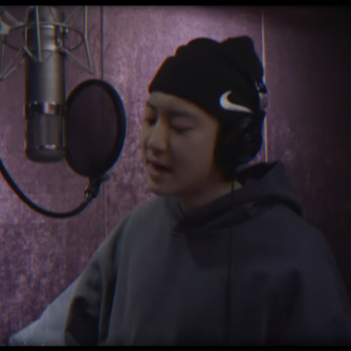 kokokbop's tweet photo. I HAVE CONNECTED THE DOTS. MAYBE THIS WAS WHEN CHANYEOL SENT THIS 😭😭😭😭 https://t.co/aP69qETCjt