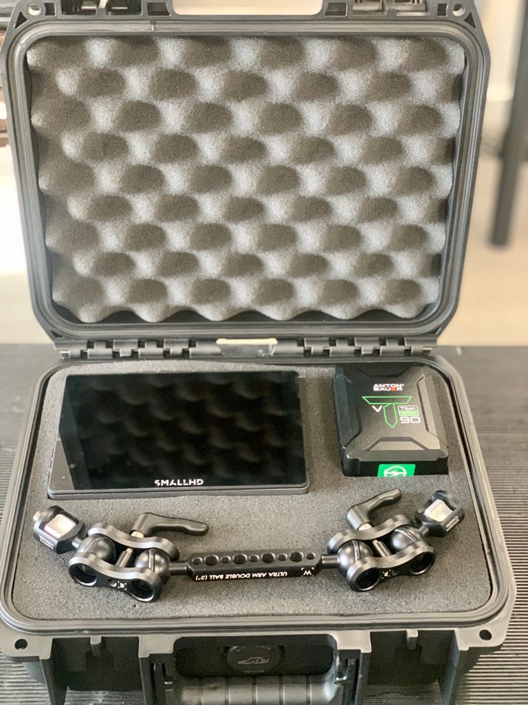 moncadaylorenzo's tweet photo. ¡ Kit de lujo que hemos preparado hoy ! 🎥🎞
@SmallHD  #monitor 702 touch
@WoodenCamera ultra arm double ball
@Anton_Bauer #batería #Titon90
.
Todo lo tenemos en Moncada y Lorenzo puedes pasar y ver, tocar..🤩🤩
info@moncadaylorenzo.es
915479709 
.
#monitorcine https://t.co/XTEkjsmrBm