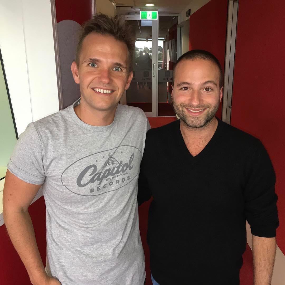 Is there something you'd like to ask our resident psychic medium 
<a href="/HarryTOfficial1/">Harry T</a> 🔮

🐦 us #SmallzysSurgery or call 13 24 10!

Listen to him LIVE: bit.ly/SSlisten