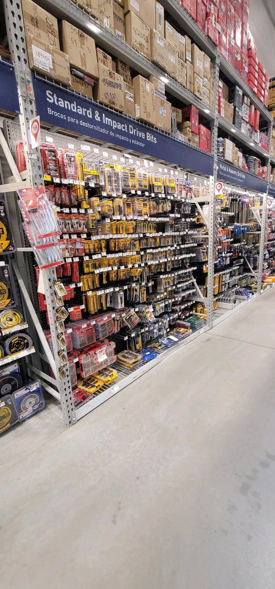 Kyle at Lowe's tweet media