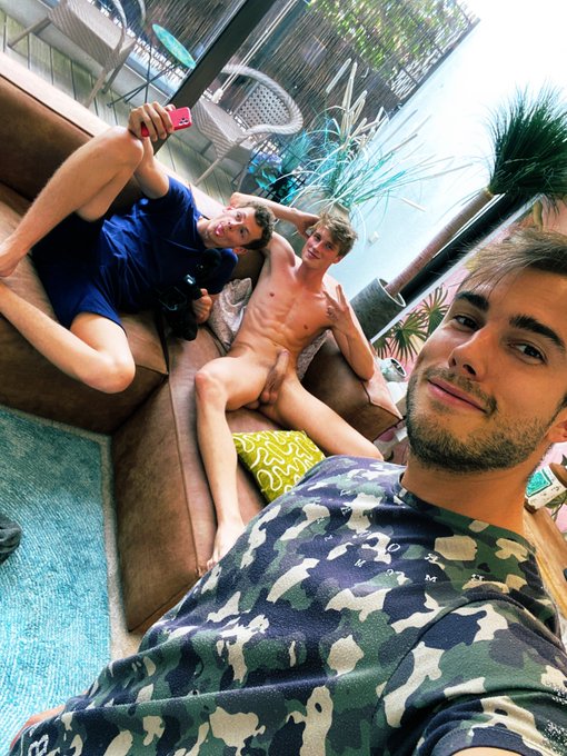 Claud1S_’s pics and videos