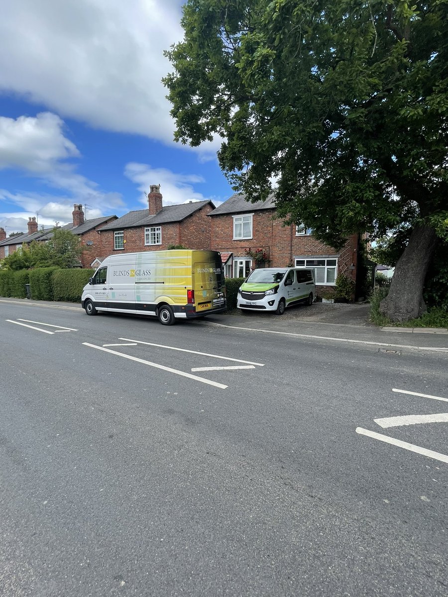 BlindsInGlass's tweet image. Another delivery for #smartmodular garden office today in mobberley Cheshire #uniblindsinglass #partners