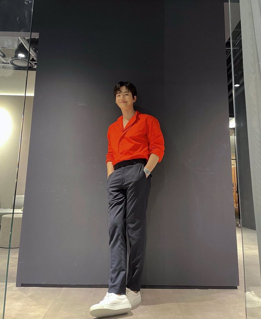 eundong9's tweet photo. 210609 real_2pmstagram❶

어? 예쁘다😉

#150905빨간셔츠준호에서 
#360도변한 #우리집준호 
#레투스타그램

https://t.co/yvulzf1u7r https://t.co/J8BBV7QOuq