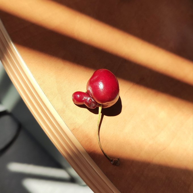 Купил сегодня черешни по дешевке. А она оказалась х%&amp;вой. #черешня https://t.co/atahxcTTz1<a href="/tag/%D1%87%D0%B5%D1%80%D0%B5%D1%88%D0%BD%D1%8F"class="tags"><span>#черешня</span></a>