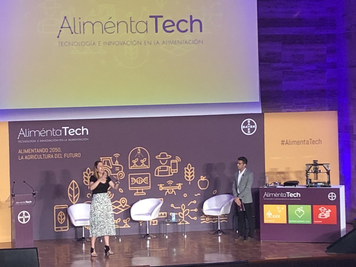 Mgclaramonte's tweet photo. “No es lo mismo ser ecológico q sostenible”, @deborahciencia “un 🥝producido en Nueva Zelanda puede ser ecológico allí pero nada sostenible si lo consumimos aquí por su huella d carbono” #Alimentatech @FAO @AESAN_gob_es @union @consumidores https://t.co/tlLRQT9SFj