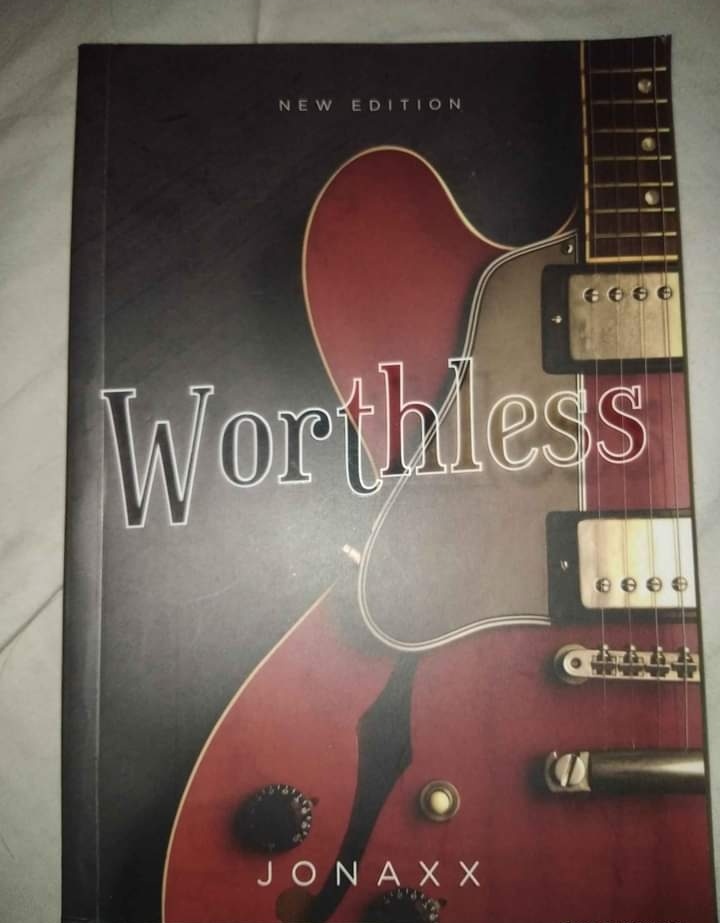 luckiwiest's tweet photo. ⚡For Sale⚡
#Jonaxx #PrelovedBooks #Books
#TrainingToLove #Worthless
Bundle for P580 (negotiable)
SF shall be shouldered by buyer
MOP: Gcash only
> bought in 2018
> TTL's paper is different from Worthless
> both books have a lil sign and name
DM for more info and photos. ♡ https://t.co/gQuB1saDwX