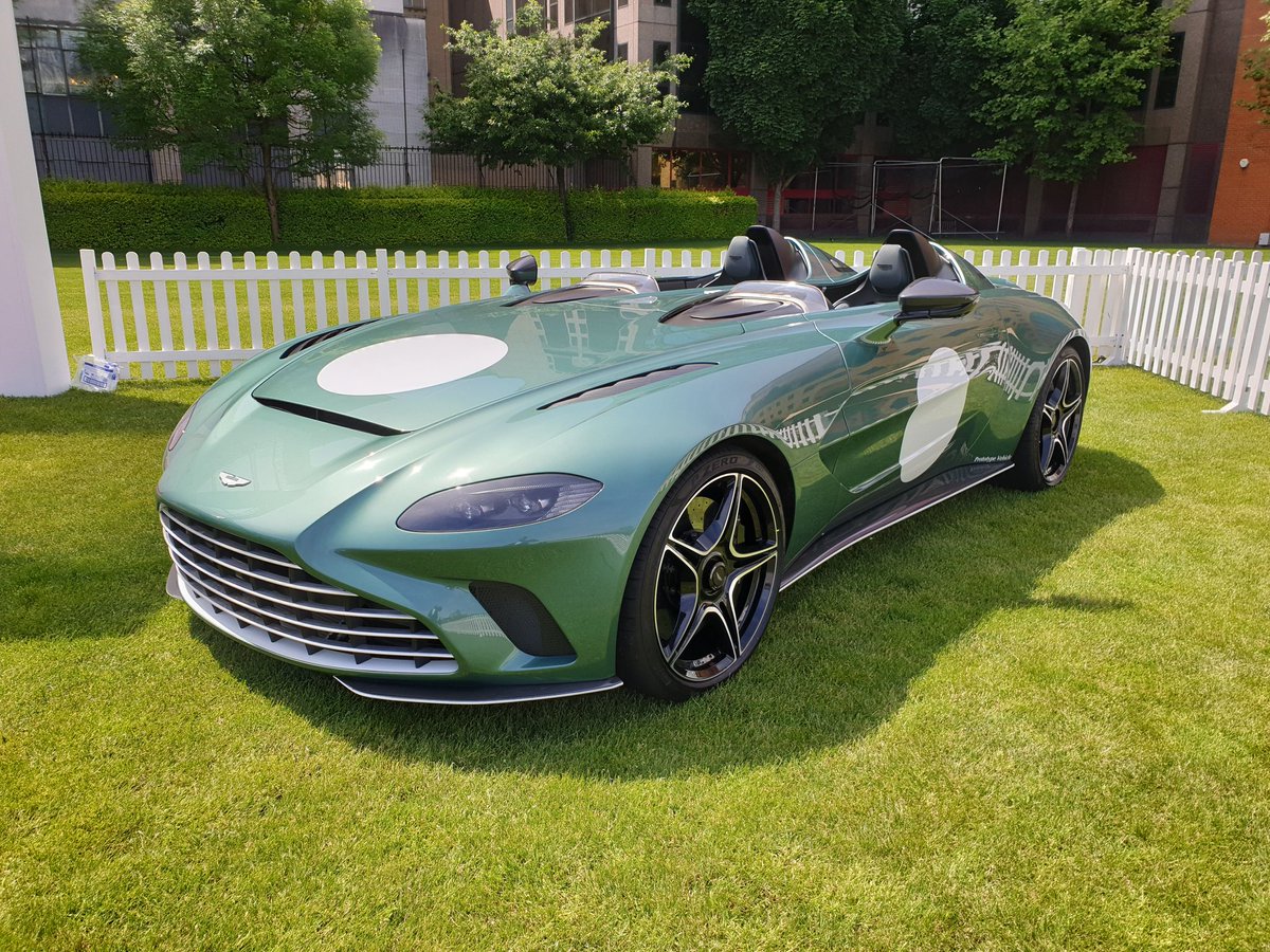 MotoringDiary's tweet photo. We went to the @LondonConcours and what a lovely selection of cars on display. If you are going over the couple of days, enjoy! https://t.co/6c10fO3Co8