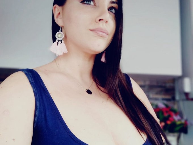 I'm online right now on skyprivate https://t.co/l7MhYj5jlO #camgirl https://t.co/yrET60zpoS<a href="/tag/camgirl"class="tags"><span>#camgirl</span></a>