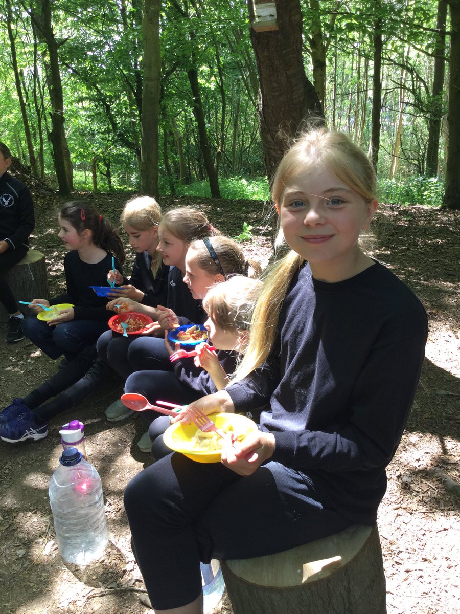 PipersForestSch's tweet image. Bugs were the theme of the Year 4 @PipersPrep Forest Day. Bug hunts, bug art and moving like a bug through an obstacle course. We also cooked lunch over the fire 🔥 and made fairy wands #pipersoutdoors #pipersfun