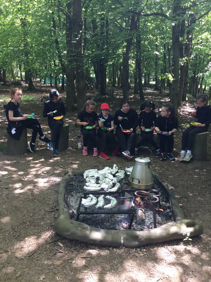 PipersForestSch's tweet image. Bugs were the theme of the Year 4 @PipersPrep Forest Day. Bug hunts, bug art and moving like a bug through an obstacle course. We also cooked lunch over the fire 🔥 and made fairy wands #pipersoutdoors #pipersfun