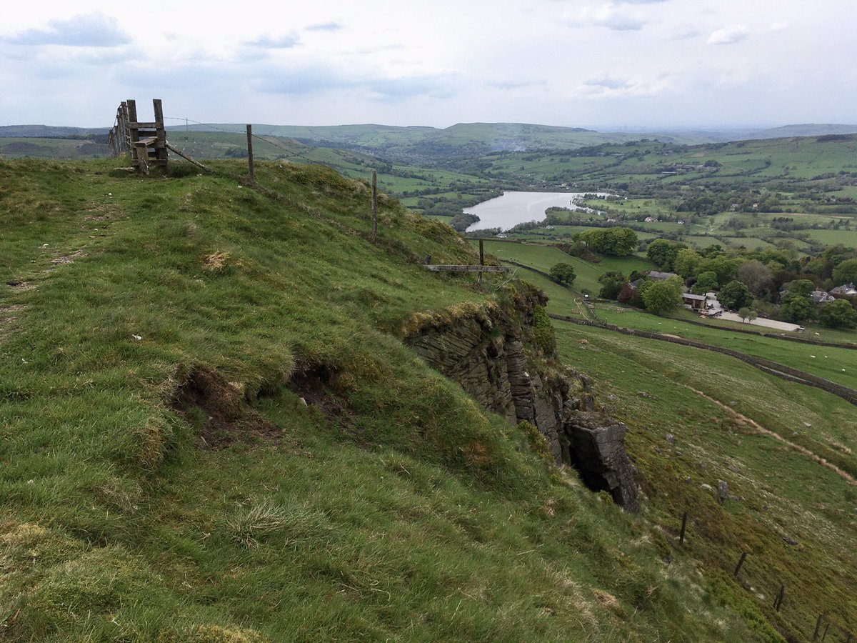 DorsetRachel's tweet photo. Atop Castle Naze, Derbyshire. #HillfortsWednesday #CastleNaze #CombsMoss #Derbyshire https://t.co/vTgHnJgHBh