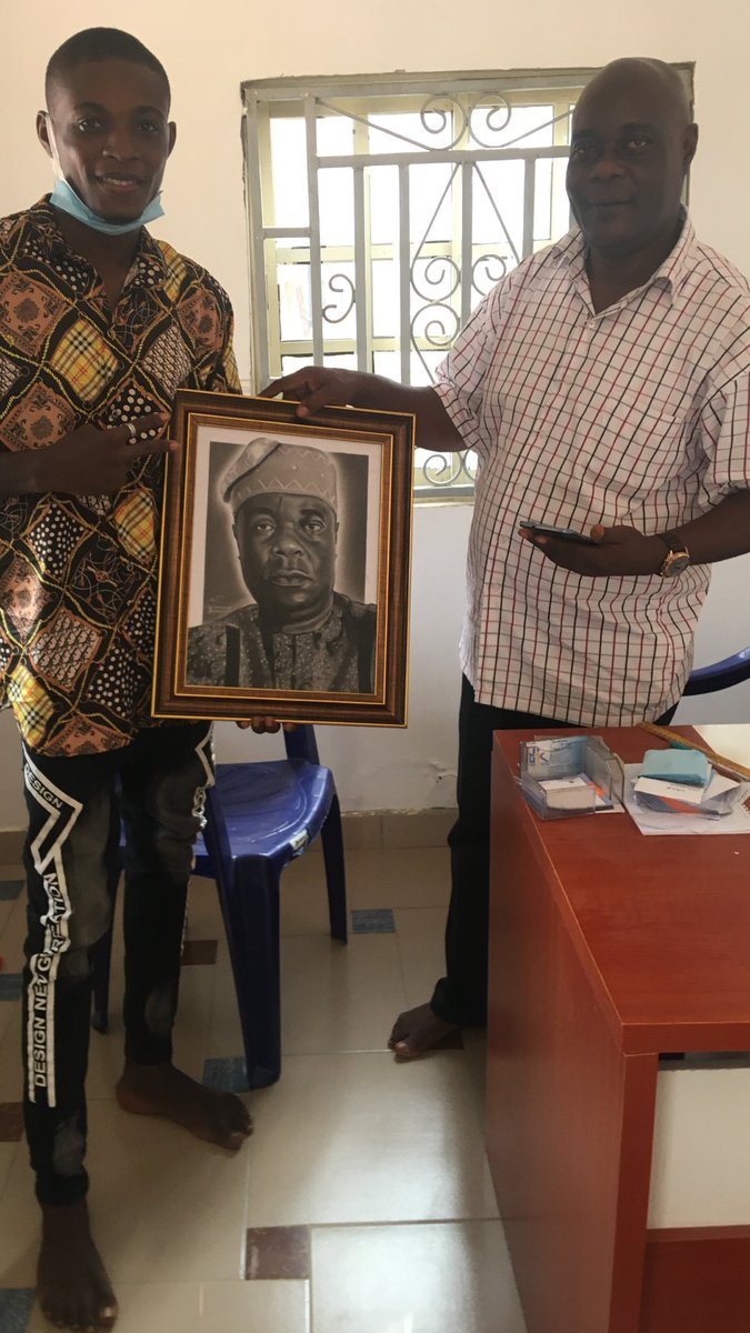 pheeztouch's tweet photo. A special piece for a special landlord. Baba Integrity himself! Lol.
He so much liked it that I got 2 new commissions at the spot.
#pheeztouch
—
Tiwa "Erica Nlewedim" Koo App malami Seyi shay https://t.co/R3scNkCcKE