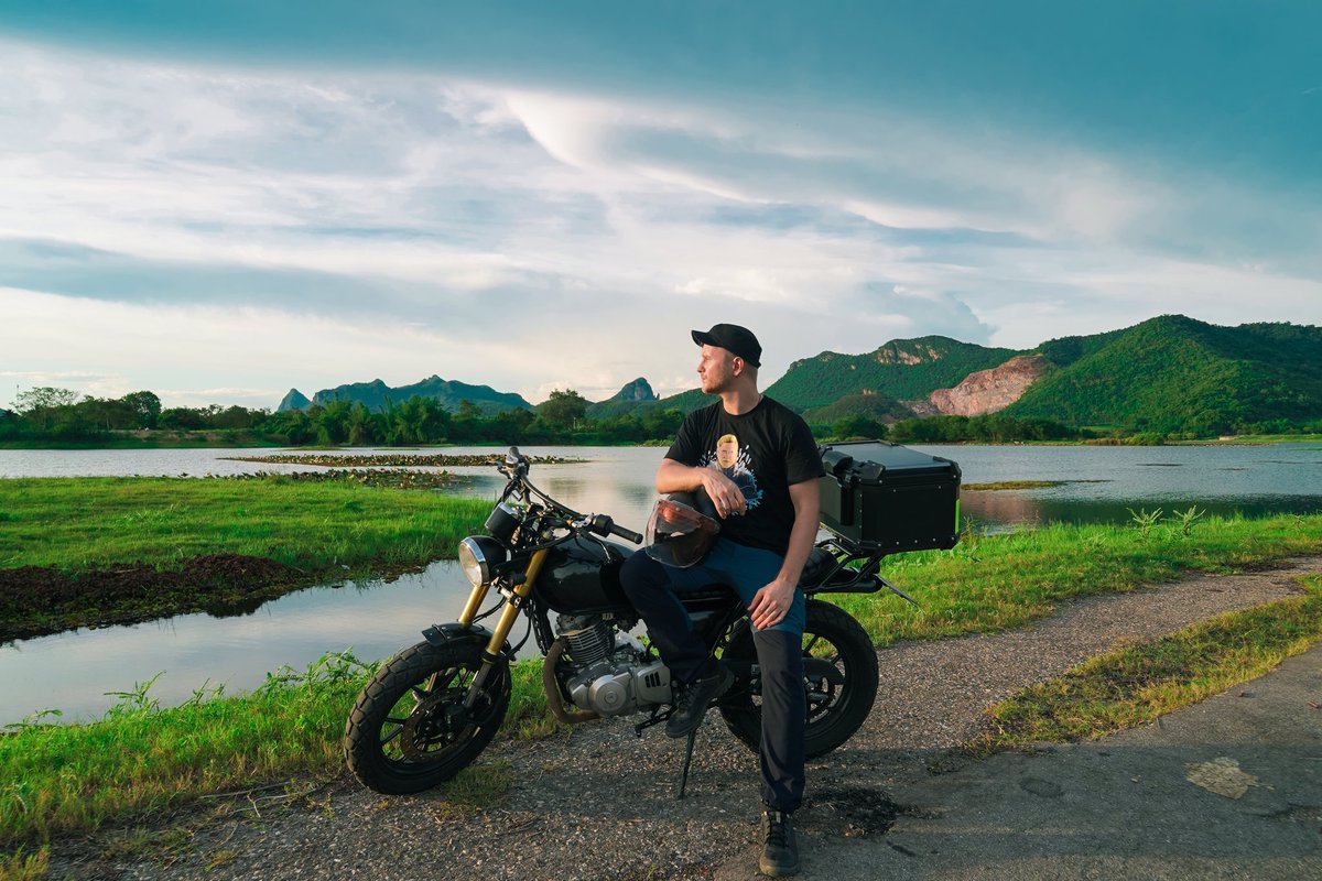 MickeyStotch's tweet photo. Welcome back to our hungry adventures! 
https://t.co/lCweHgeP8l
- - 
#amazingthailand #stallionsthailand
#tourismthailand #caferacers #mickeystotch https://t.co/X7JO6oYnSa
