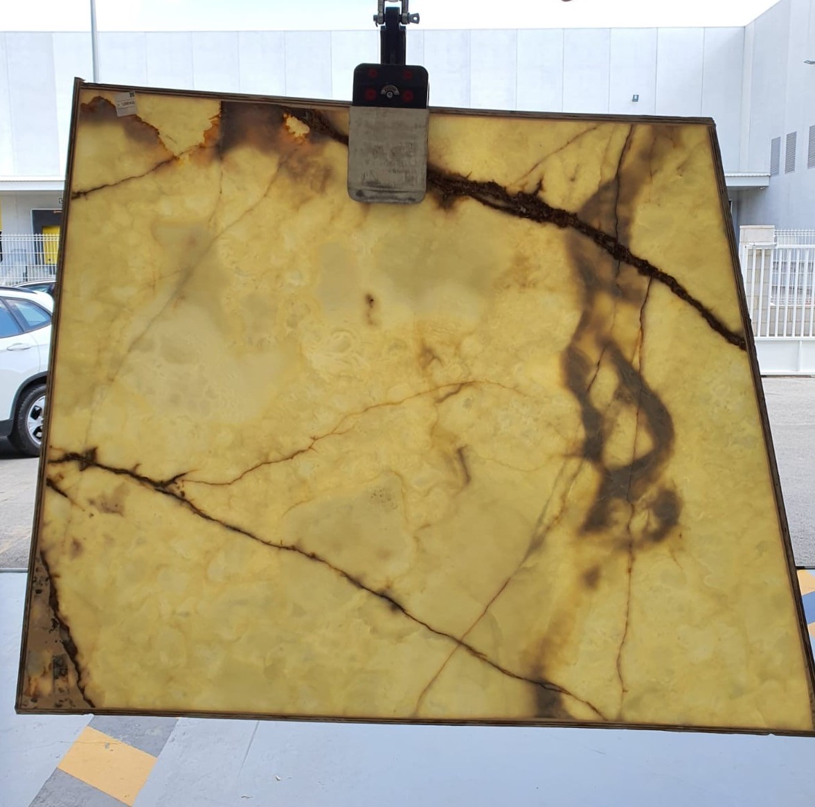 med_stone's tweet photo. 💛ÓNIX GOLD💛
#mediterraneastone #marbledecor #marbleinterior #marbledesign #naturalmaterials #onyx #stone #naturalstone #marble #luxurystone #architecture #usenaturalstone #translucentmarble #luxuryonyx #marblehome #translucentonyx #photooftheday #onice #marbleworld #design https://t.co/LKN0Gl2zSK