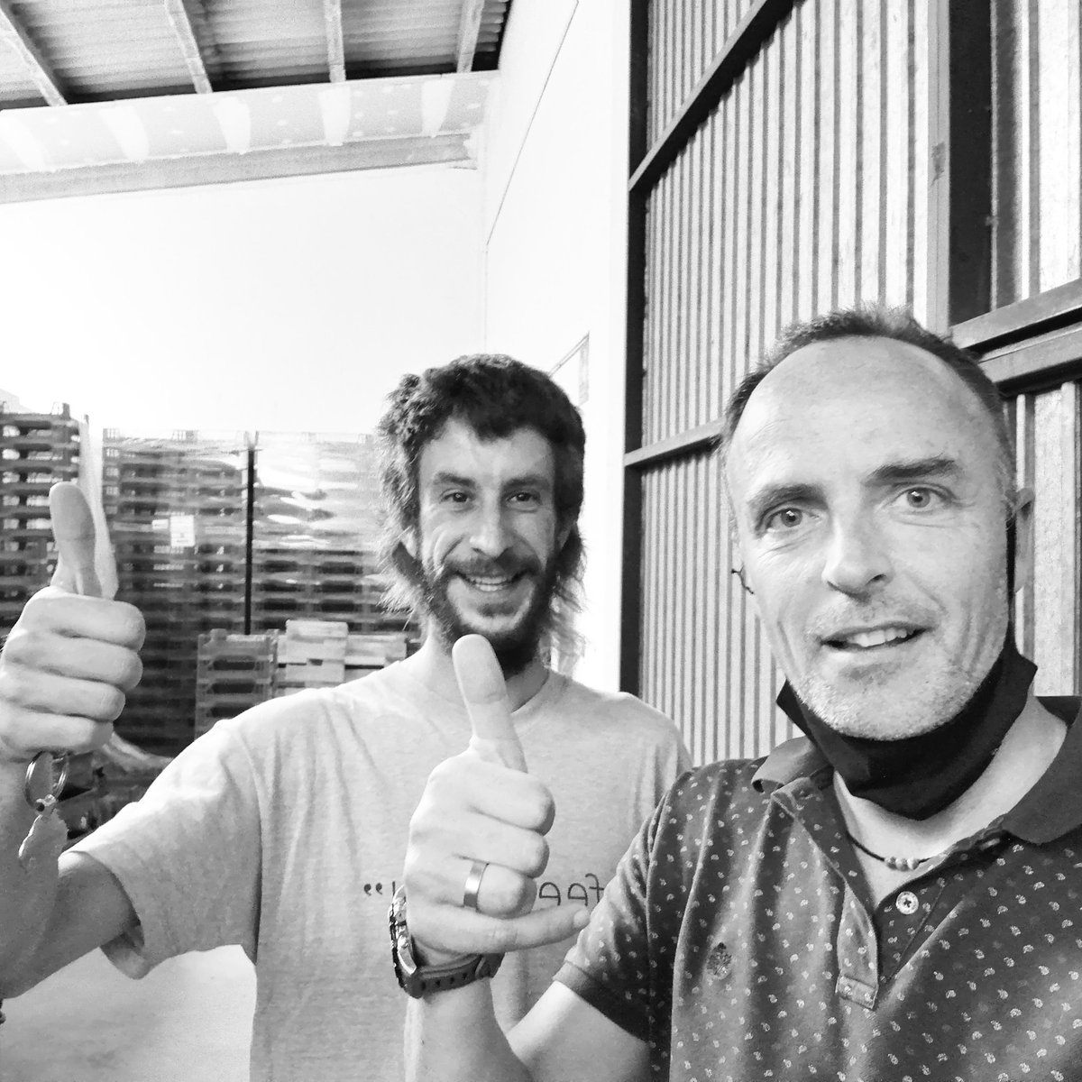 Hoy visitamos la #granjadeinsectos de @teneBio en Girona, los ensayos de mosca #bsf y #tenebrio se desarrollan según lo previsto. Nuestras larvas de mosca por fin eclosionan sin problemas!! Pronto les haremos un reportaje personalizado 😘 #sustainablefarming #residuocero