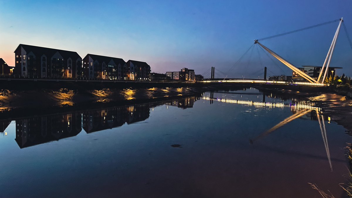 awv's tweet image. This is why I love getting out for a 4am run.   #newportwales