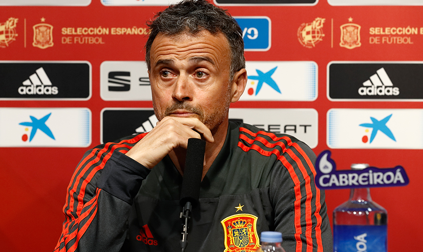 Tengolf's tweet photo. 🚨📝🗣️⚽️🏎️ #ELRONDO Escribe @TheSergioGarcia Sobre la llegada de Ancelotti, quién le habría gustado para el banquillo, el fichaje que haría con los ojos cerrados, Luis Enrique, la @SeFutbol y la Fórmula Uno🙌✍️👉 https://t.co/bdfDoeoaxz https://t.co/gfY0vECcMK