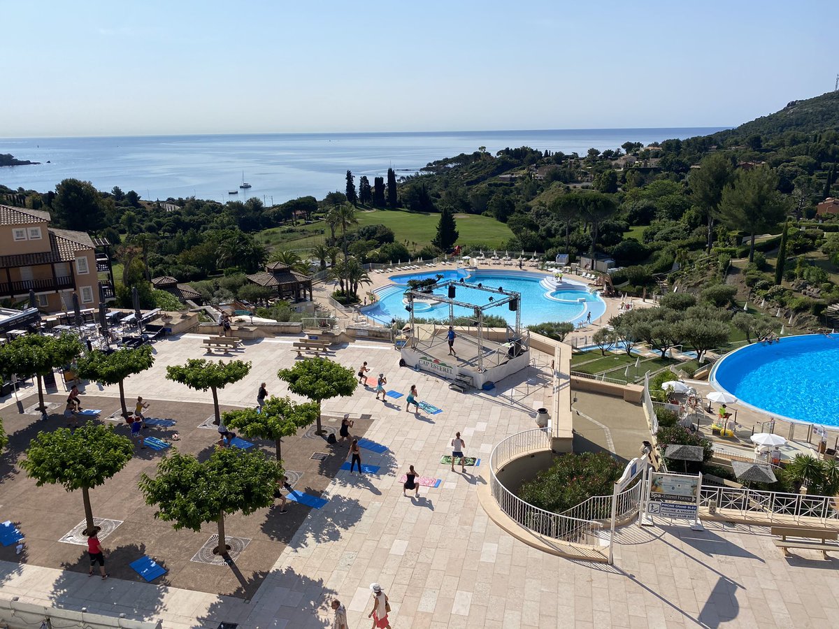 Retour du sport sur la place 💪🏋️<a href="/Pierre_vacances/">Pierre & Vacances</a> #CapEsterel