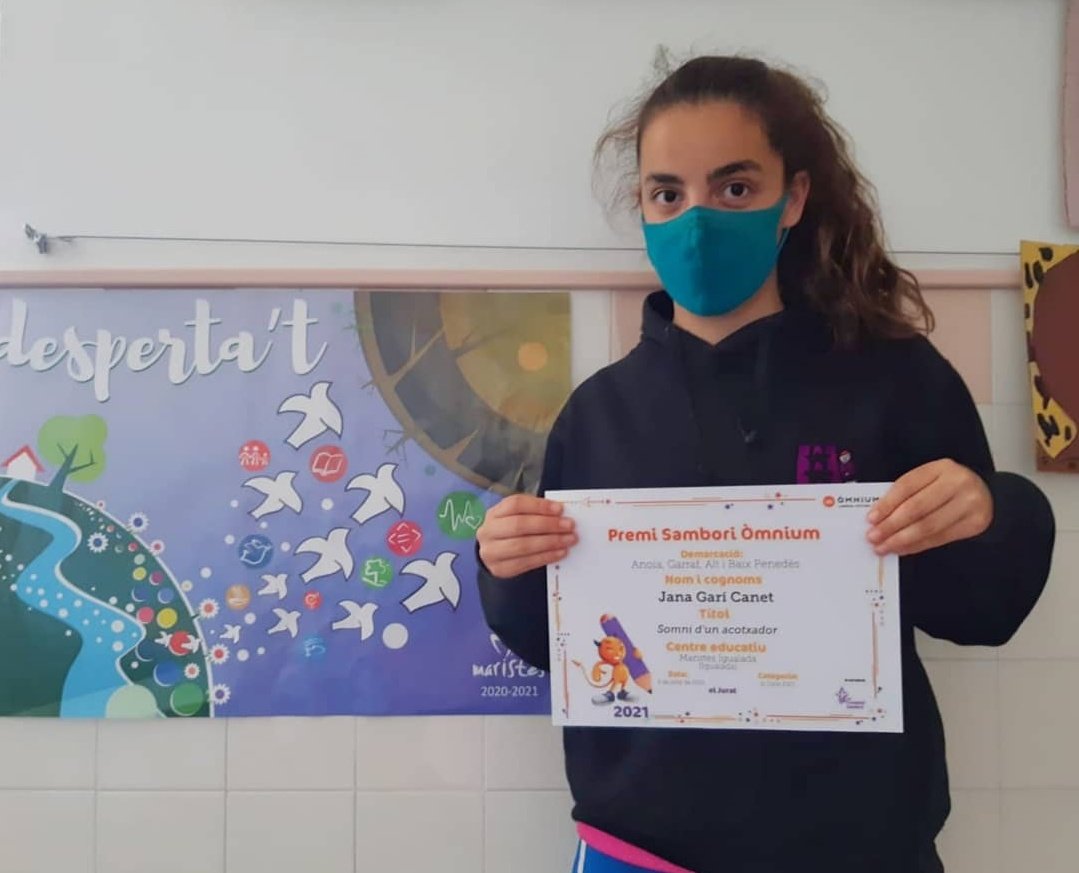 igdmaristes's tweet photo. Les alumnes Bàrbara Duch (4t PRIM) Griselda Farguell (1rESO) i Jana Garí (2nESO) han estat guardonades amb el 
#PremiSambori de #narrativaescolar en català d'@omnium.
El lliurament dels premis va tenir lloc a la sala Encavallades del Museu de la Pell d'#Igualada.
Felicitats! https://t.co/MbFXudpYoc