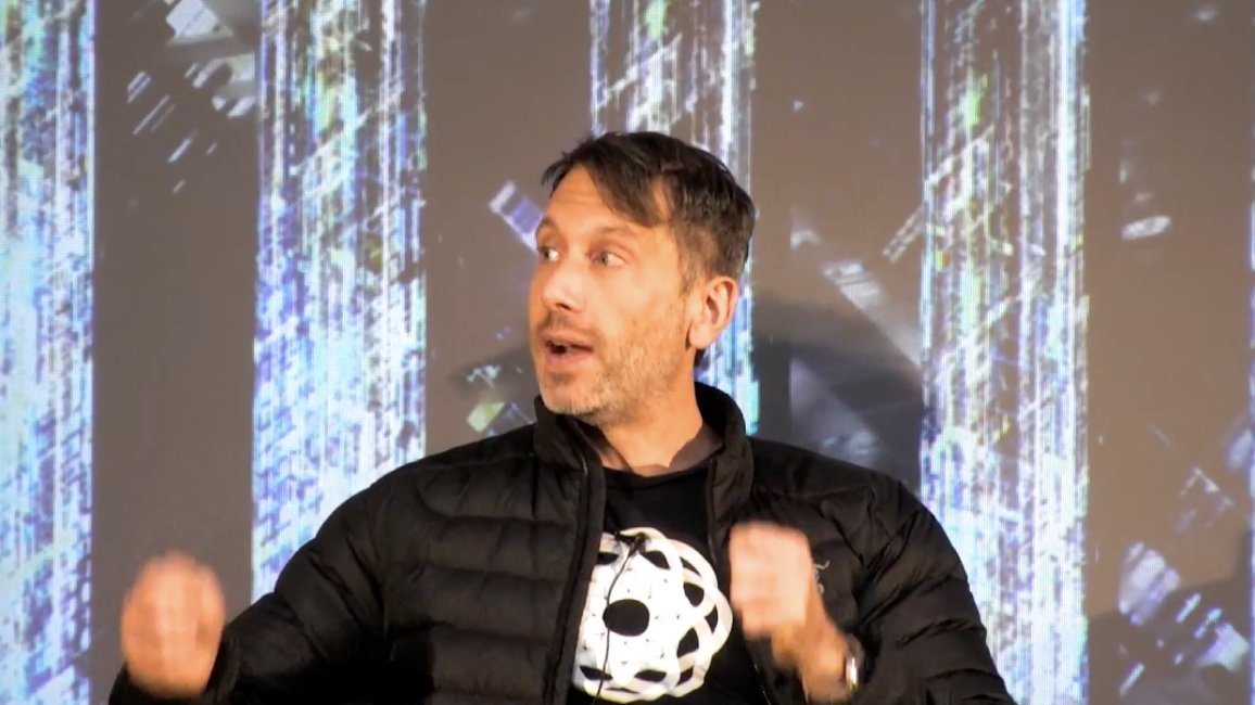 "Prioritise communication and storytelling." 

<a href="/qctrlHQ/">Q-CTRL</a> CEO &amp; Founder <a href="/MJBiercuk/">Michael J. Biercuk</a> says there's more education to be done in Australia, and storytelling is a critical way #quantum entrepreneurs can attract customers and build an audience domestically or internationally. #VEPSyd