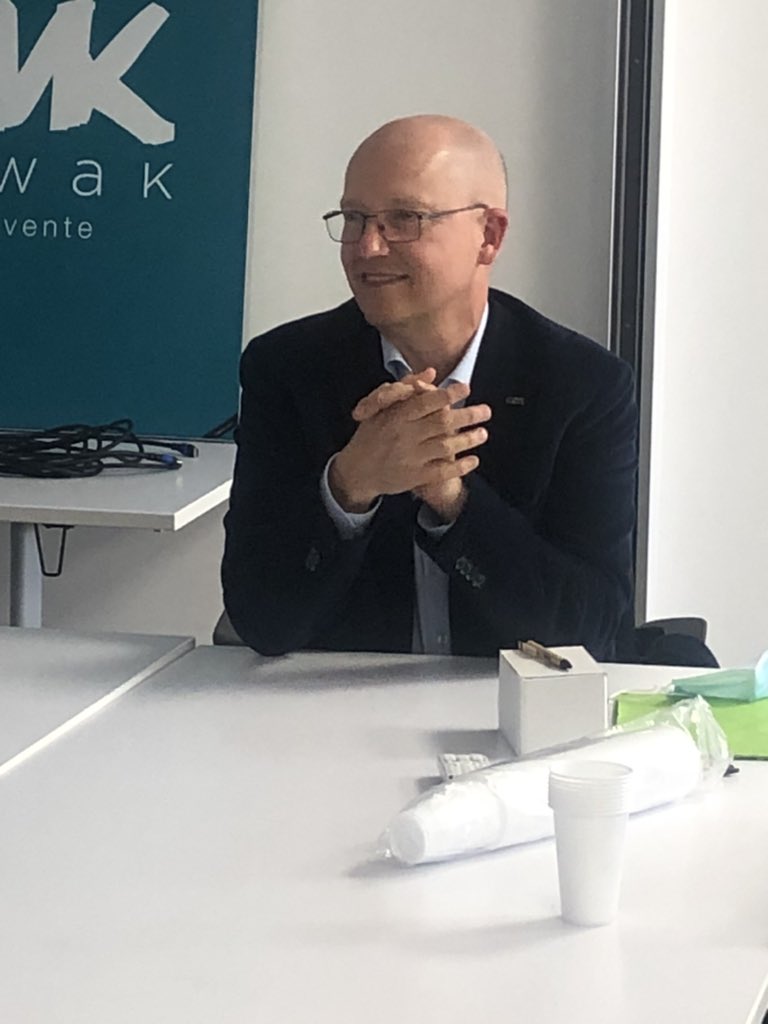 FlorencePinon3's tweet image. Signature de la convention de partenariat avec @Entreprendre92 en son Président Guy Maindiaux et @BP_RivesParis représentée par Jean Chauvet et @antignac_ch . Les 2 autres @BanquePopulaire de la @iledefrance ci-signataires @BRED_BP et @BPValdeFrance @RsoEntreprendre