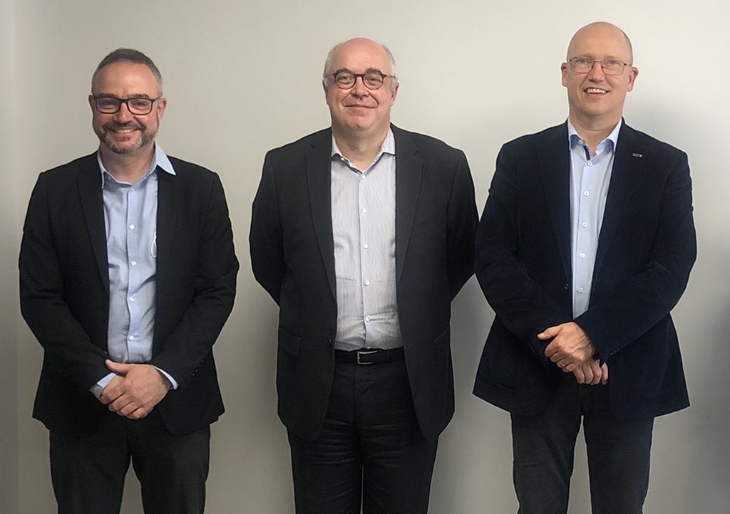 FlorencePinon3's tweet image. Signature de la convention de partenariat avec @Entreprendre92 en son Président Guy Maindiaux et @BP_RivesParis représentée par Jean Chauvet et @antignac_ch . Les 2 autres @BanquePopulaire de la @iledefrance ci-signataires @BRED_BP et @BPValdeFrance @RsoEntreprendre