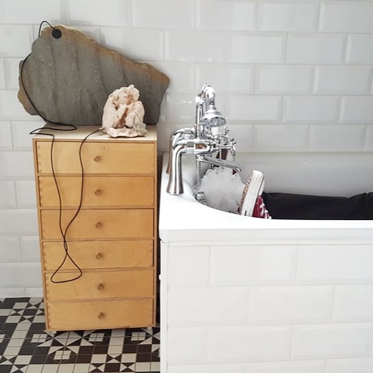 In 2017 multidisciplinary artist Rebecca Glover stayed in our flat for a week producing a beautiful immersive sound piece from Walthamstow marshes. Glover invited her audience to experience the work from the comfort of the bath. Lying back, closing their eyes, enjoying a moment