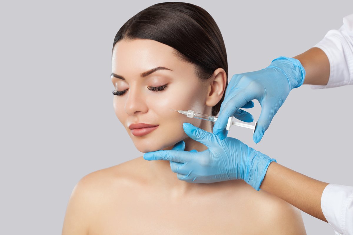 Think you need to go under the knife for a #facelift? That's not the case!

With ASC's 8-point, non-surgical facelift you can expect smoothing and tightening of the skin with just one treatment. ✨ 

bit.ly/ASC8PointFacel…