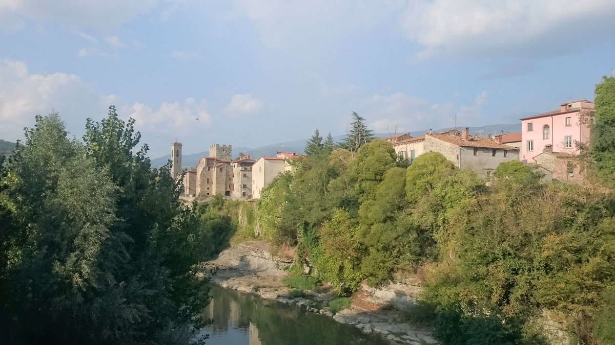 ItalyWith's tweet photo. Subbiano, Italy 🇮🇹
#tft #goodmorning #italy #buongiorno #italia #travel #traveler #tuscany #toscana #sun #thephotohour #tuscan #traveller #journey #travelbytrain #photographer #photography #travelphotography #arno #subbiano https://t.co/26EYgX8Ti5