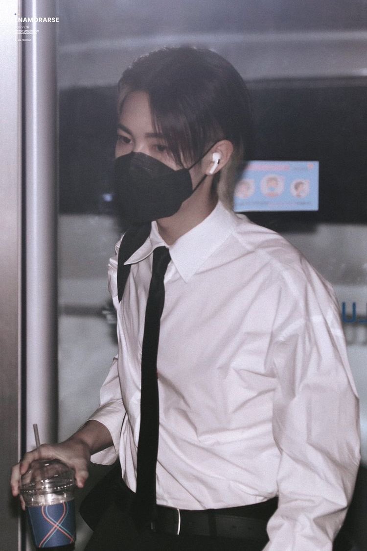 เฮียเหรินหล่อมากกกกกกก tweet media