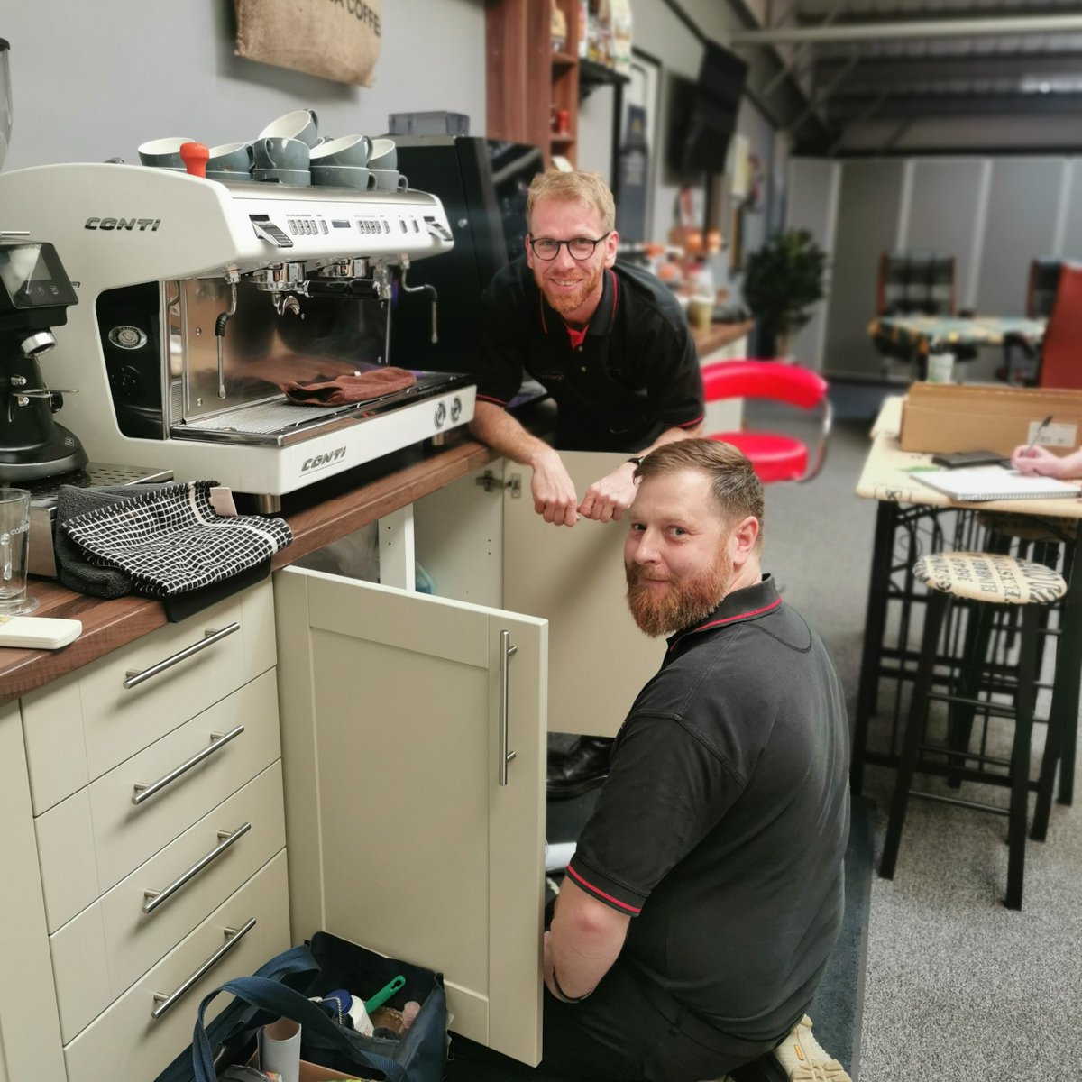 HallmarkVending's tweet photo. Our operators Kevin and Pawel have been busy this week. Kevin has been training Pawel in the world of water filters. Its great to seem the team working hard with smiles on their faces. 
#operators #staffdevelopment #training #surreyvending #teamhallmark https://t.co/NshAKWG0ue