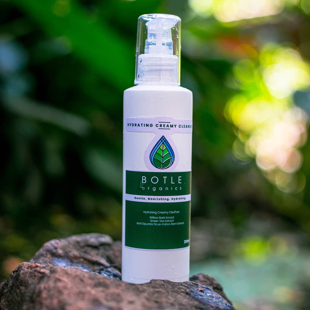 BotleOrganics's tweet photo. •Use products with vitaimn C.
.
.
.
#BotleOrganic #selfcare #skincare #GirltalkZA #menshealth #skincareformen #plantbased #wrinkles #antiaging https://t.co/aQXWagAANb