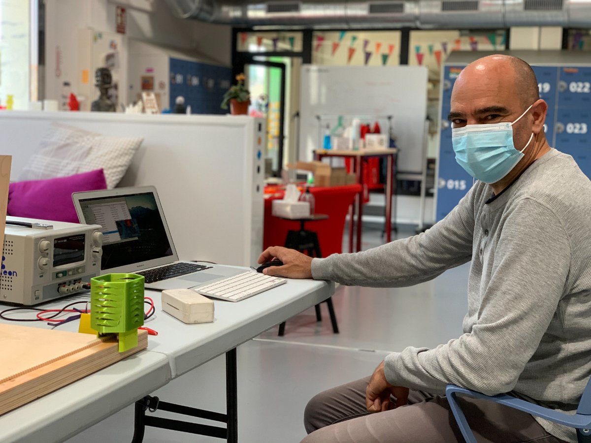 FabLabLeon's tweet image. Durante el pasado fin de semana los estudiantes remotos del @FabLabLeon en el @fabacademany se vinieron a León a realizar los últimos ajustes a sus proyectos finales. Mucha suerte chicos. Más info ⤵️ mtr.cool/akhhekhiuf
#fabacademy #fablabnetwork #fabacademy2021 #makeyourjob