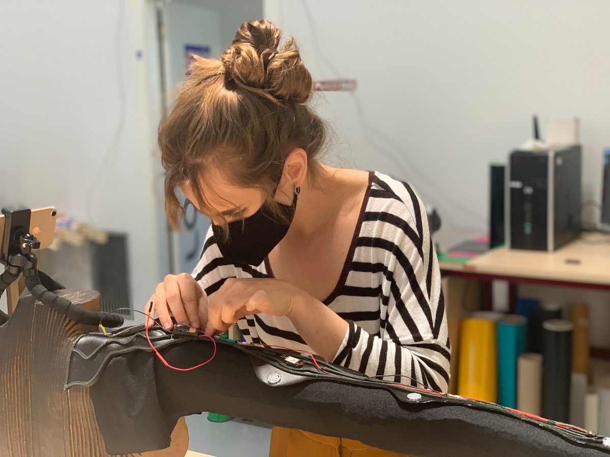 FabLabLeon's tweet image. Durante el pasado fin de semana los estudiantes remotos del @FabLabLeon en el @fabacademany se vinieron a León a realizar los últimos ajustes a sus proyectos finales. Mucha suerte chicos. Más info ⤵️ mtr.cool/akhhekhiuf
#fabacademy #fablabnetwork #fabacademy2021 #makeyourjob