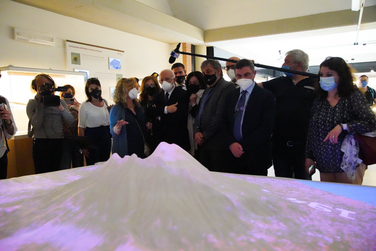INGVvulcani's tweet photo. Nasce oggi il Museo del Parco Nazionale del Vesuvio, promosso dalla Regione Campania e realizzato da Ente Parco Nazionale del Vesuvio, INGV Osservatorio Vesuviano, CRISP dell'Università Federico II di Napoli, Fondazione Cives/MAV e Comune di Boscoreale. 
https://t.co/mloSJhr68E https://t.co/m66NMCVqtm