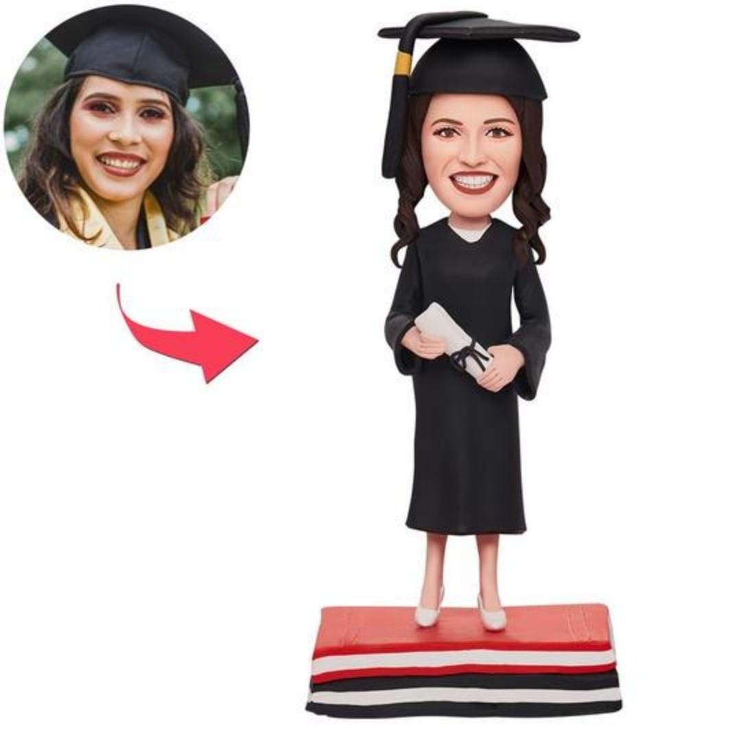 WeBeChic's tweet photo. 💝 GRADUATION GIRL CUSTOM BOBBLEHEAD WITH ENGRAVED TEXT
Custom this Awesome Gift for her!💝
Shop Now 😘 https://t.co/GNxZFmw0ud
👸Perfect gift for her
Follow us 🐏 @WeBeChic 
#Graduation2021 #graduation #graduated #bobble #PhotoOfTheDay #Photos #SpecialDelivery #gift #giftforher https://t.co/mCeRixE4WW