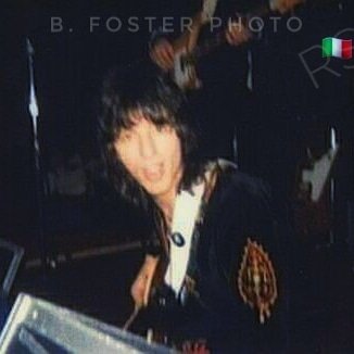 SamboraItalia's tweet photo. In the late 70's Richie played in the #brucefoster band. This photo is from the time.
#RichieSamboraItalia #richiesambora #richiesamborafan #guitar #guitarist #bonjovi #samboraddicted #samboraforever #RS #sambora #rock #samborarock #fanpage https://t.co/xozlFRRtEh