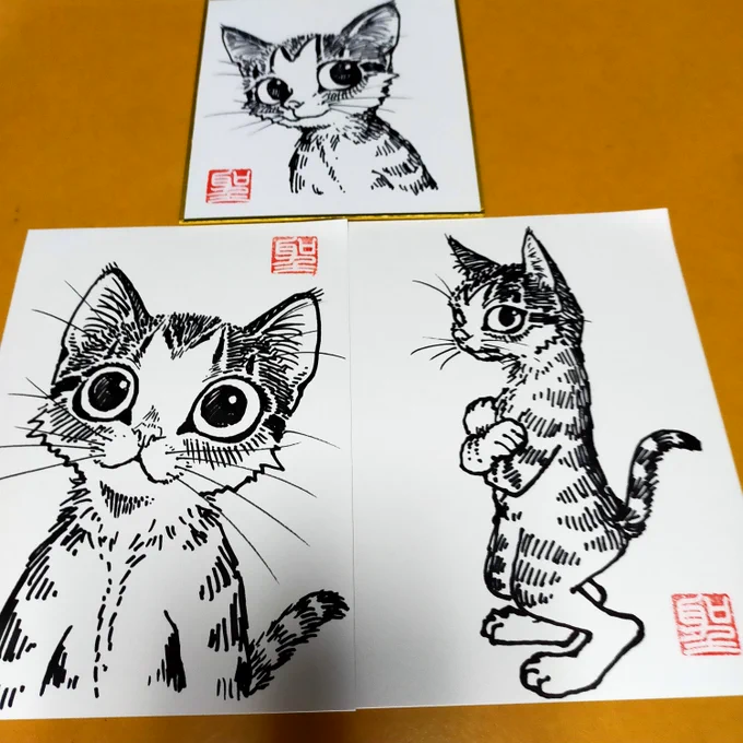 猫画集『CatCuts』ご購入の際、ブーストして下さった方にはお礼として、こんな絵をお付けしています。ブーストとはBOOTHの投げ銭機能のこと。こうして買ったり投げたりしてくださる方がいるおかげで、猫絵を描き続けられており、感謝です!ありがとうございます!それはそうと左絵は奇跡の一枚だなぁ 
