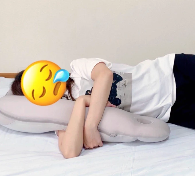 【快適すぎる】この気持ちよさは反則だよ…。ニトリの「人をダメにする枕」で寝室が天国になった。
https://t.co/b7QHZ3Ca9l

上半身をすっぽり包み込んでくれて幸せ〜♡横向きで寝るときは抱き枕としても活躍してくれます。一回寝たら起き上がれないよ…。 