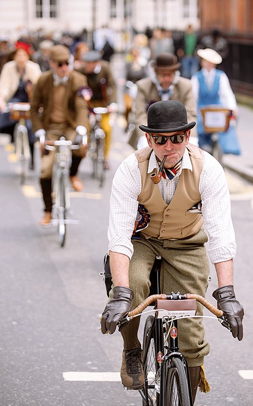 ツイードの服を着用して自転車に乗る ツイードラン というイベントがすてき 服を披露する場があると楽しい 日本でもやってた Togetter ツイードの服を着用して自転車に乗る ツイードラン というイベントがすてき 服を披露する場があると楽しい 日本でもやってた Togetter
