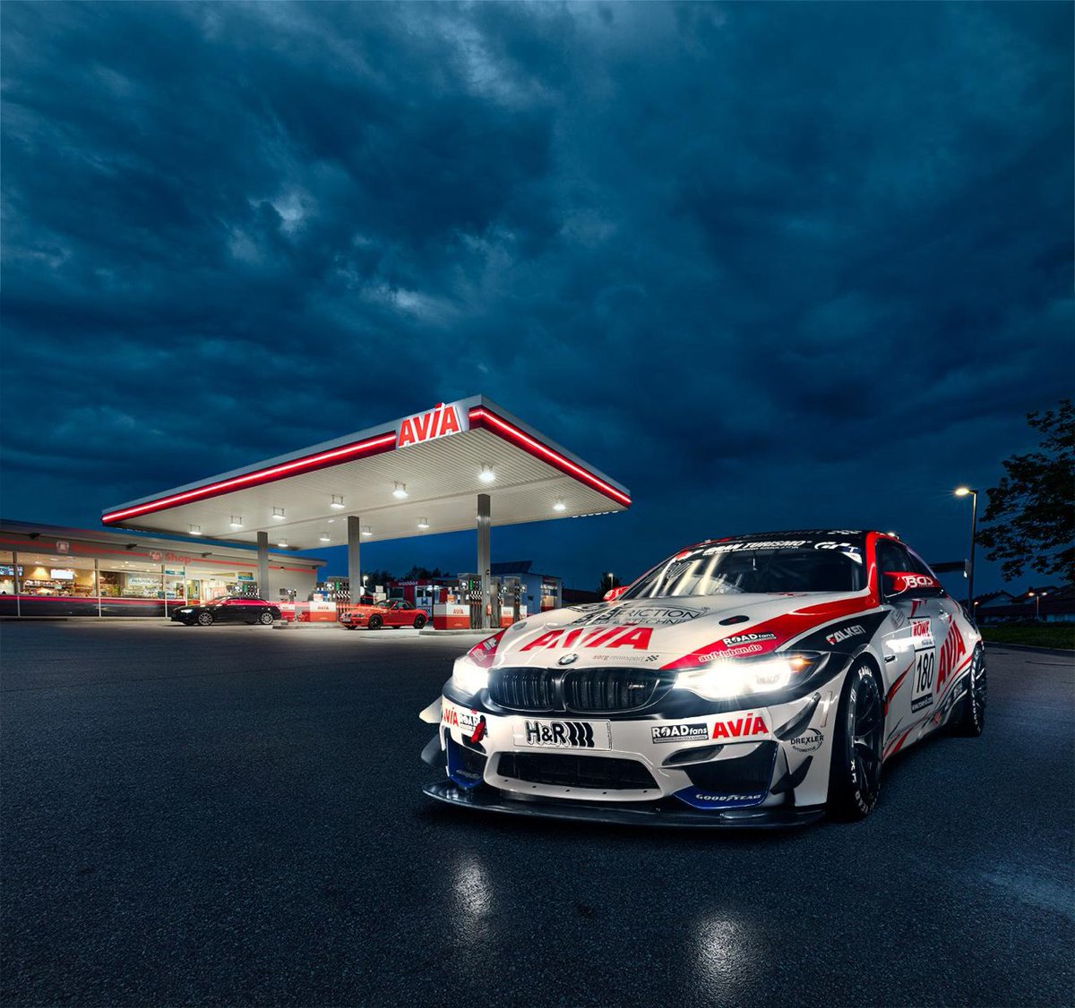AVIAINTL's tweet photo. Pit stop at #AVIA Germany! Great picture...
Link: https://t.co/4HRnCYgf6c
#petrol #racing #AVIAGermany #AVIAINTL https://t.co/86Vhkwv5Ls