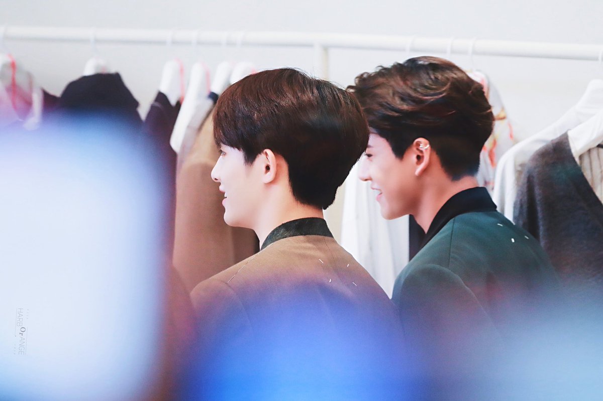 OrangeHarbor_'s tweet photo. #동카스 #港昀 #DONGCAS #WayV  #NCT 
210609 Maison Margiela
뒷모습 https://t.co/RABkIHrF0Z