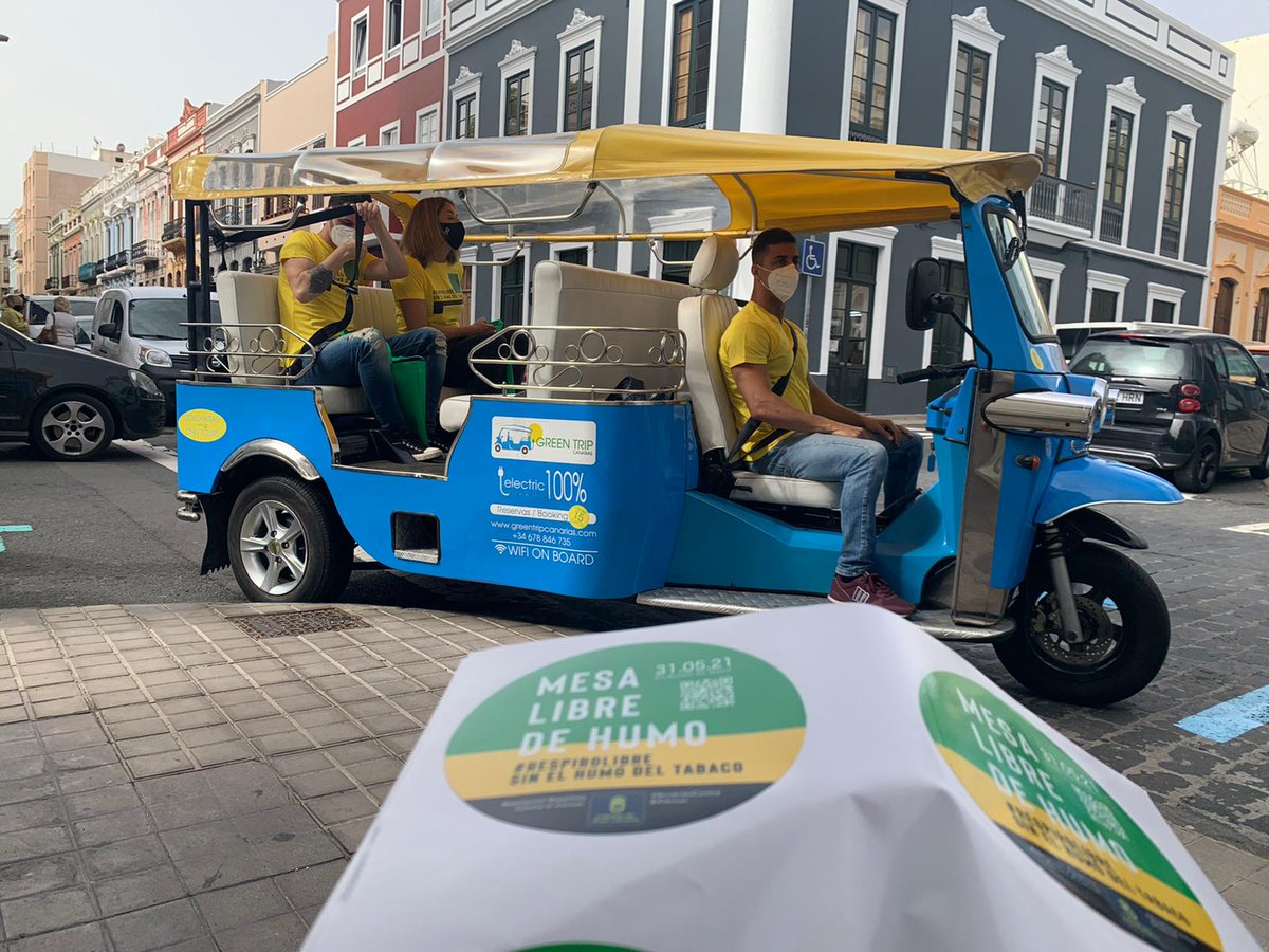 ContraCancerLPA's tweet photo. Ayer estuvimos por Triana-Vegueta con nuestra campaña #menoshumomenoscancer en los restaurantes y cafeterías de la zona donde tuvimos muy buena acogida.
👉Gracias a la colaboración de #greentripcanarias y a las voluntarias.
Hoy estaremos en la zona Puerto-Canteras.
#Respirolibre https://t.co/So2NGlI3QP