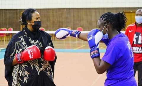 StJohnSports1's tweet photo. Our very own, 'born and bred,' Olympic games boxer @ElizaKenya254 spurring with Cabinet Secretary for Sports, Heritage and Culture, @AMB_A_Mohammed , at the Kasarani Stadium Gymnasium, ahead of the Tokyo Olympics.
#youarethereason
#Tokyo2020
#boxing
#boxingke
@KenyaBoxing https://t.co/fpX3LgivAC