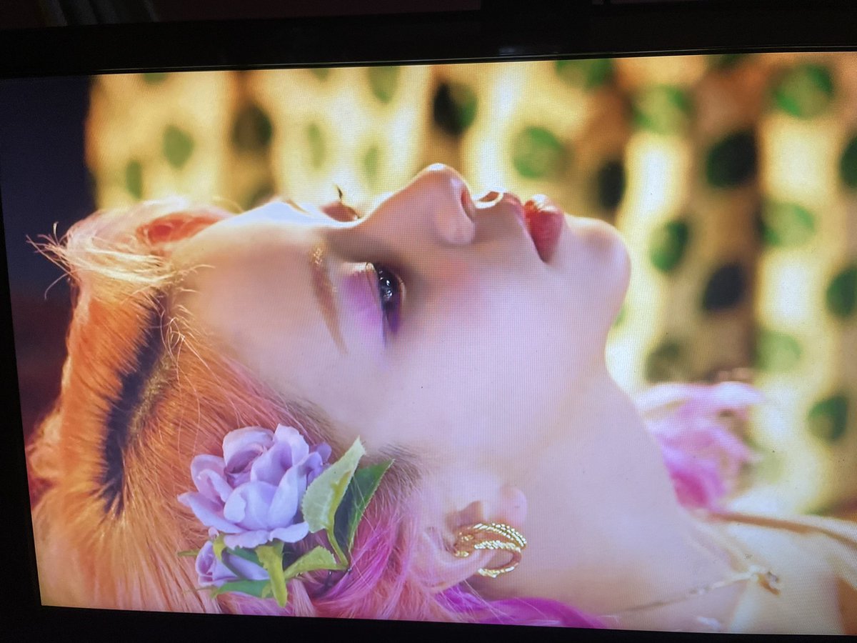 eunjae_yah's tweet photo. IT’S OUT IT’S OUT 
#Alcohol_Free_Now 
#Taste_of_Love https://t.co/YaUKQBqquO