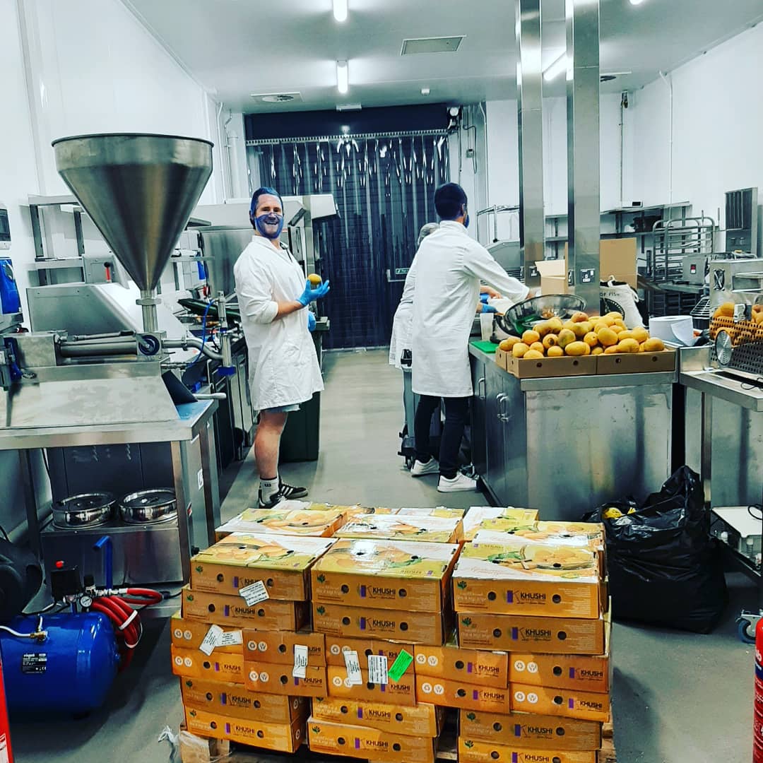 FoodWorks_SW's tweet photo. Both the Commercial Kitchen and Bakery are in use today @FoodWorks_SW 
To hire our kitchens like @singlevarietyco &amp; @Fielddoctoruk go to https://t.co/pfRVGHBQXT and fill out the enquiry form.
#FWSW #npd #developmentkitchensforhire #developmentkitchen #westonbusiness https://t.co/rgcIaOX0Vq