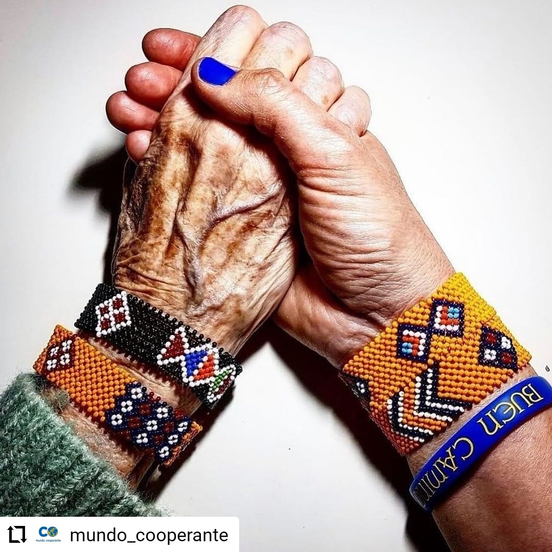 Amivalvaldemoro's tweet photo. Buenos días!!
.
Habéis visto las pulseras masai de el mundo cooperante, podéis visitar su perfil y allí encontrareis toda la información para colaborar.
.
Feliz miércoles!!❤️
.
#pulserasmasai
#mundocooperante https://t.co/sVTXBGkxjC