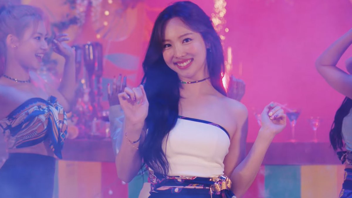 imnayeonarchive's tweet photo. She’s IM NAYEON https://t.co/2Qng9HqlpT