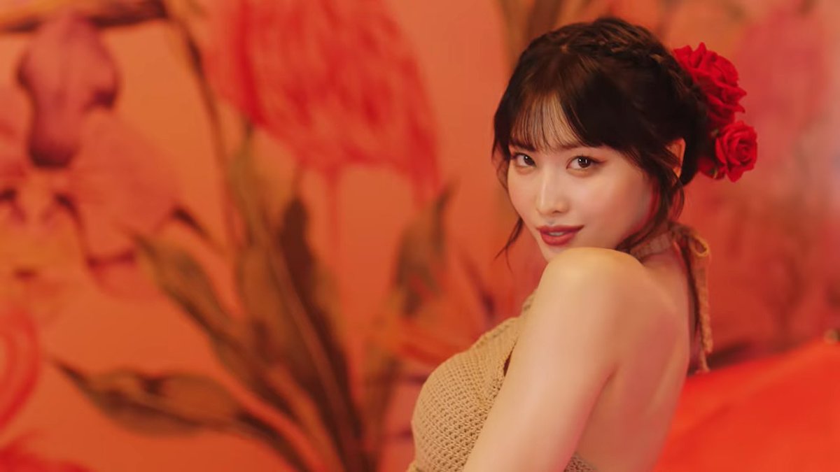 arcmdlix's tweet photo. IF WE GET THIS MOMO IN THIS FIT ON MUSIC SHOW I WILL CRY. SHE REALLY LOOKS GOOD IN THIS 😭😭

#TWICE_Alcohol_Free @JYPETWICE
#트와이스의_사랑스러움에_취해 #Alcohol_Free_Now https://t.co/42TBqsD8sP